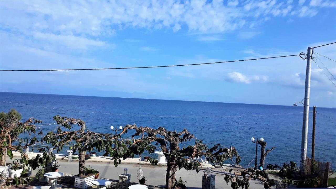 Panorama Hotel - Restaurant Diakopto Bagian luar foto